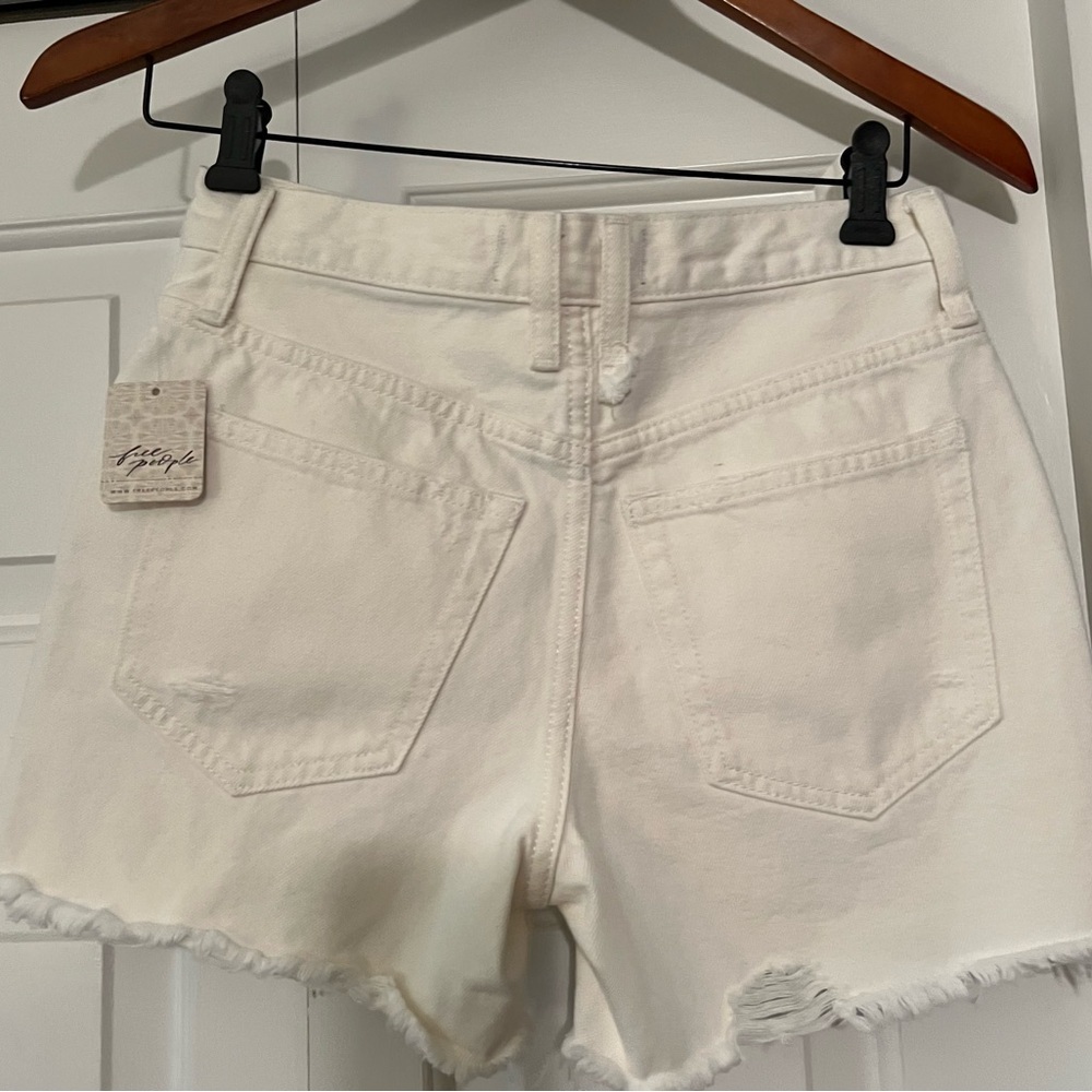 We The Free People Twentyfour White Makai Cutoff Denim Shorts NWR 24 #2507 - Picture 15 of 15